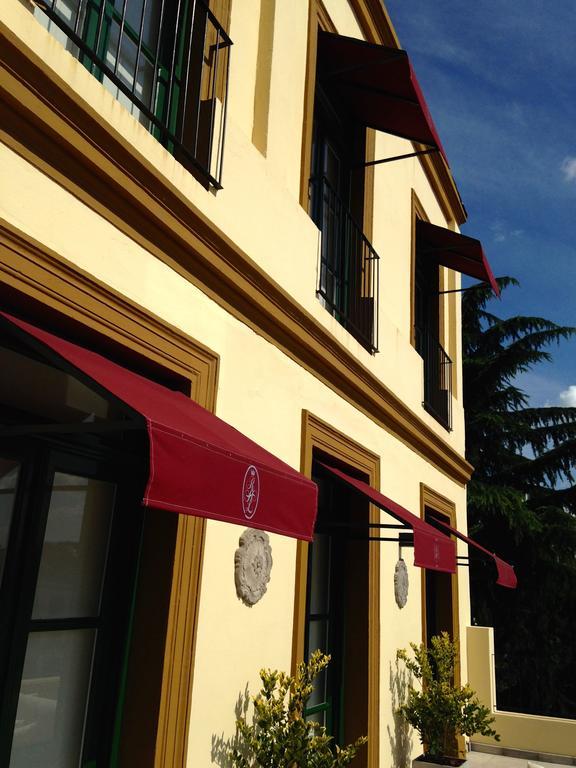 Real Hotel Lujan ภายนอก รูปภาพ
