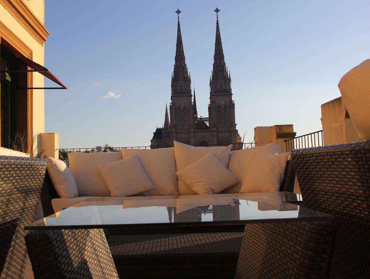 Real Hotel Lujan ภายนอก รูปภาพ