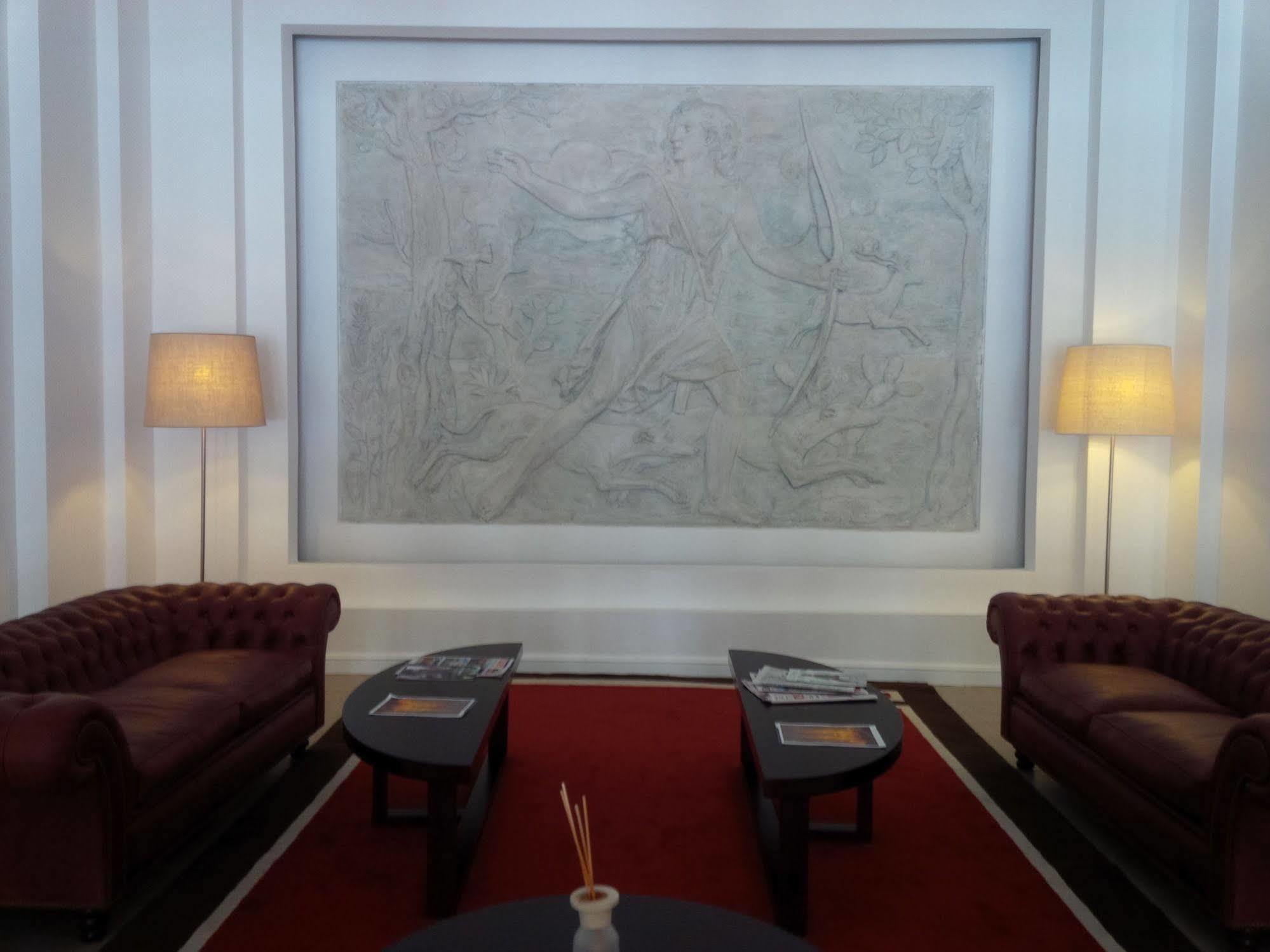 Real Hotel Lujan ภายนอก รูปภาพ