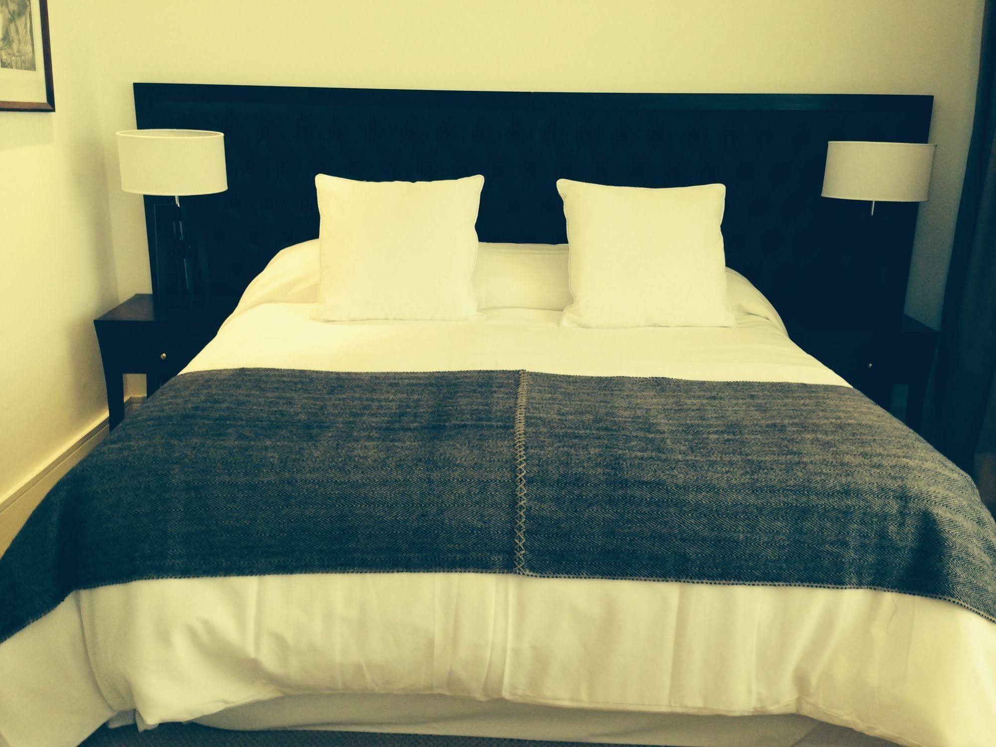 Real Hotel Lujan ภายนอก รูปภาพ