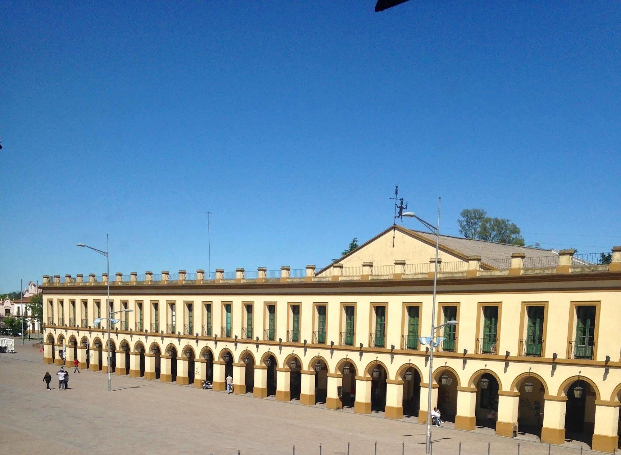 Real Hotel Lujan ภายนอก รูปภาพ